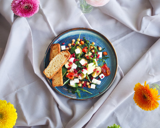 Halloumi-kikhernesalaatti